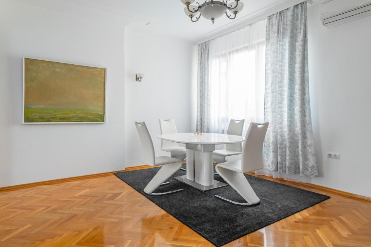 Vitosha Str 2Bd White & Blue Apt By Flat Mаnager Sofia Exterior photo
